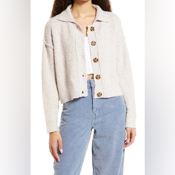 Urban Outfitters Sweaters - BDG Urban Outfitters Womens Creme Crop Chenille Cardigan